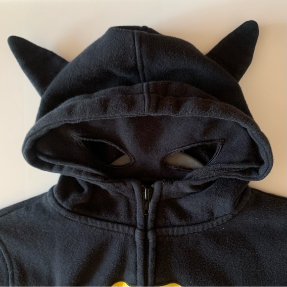 Kids Batman Hoodie with bat ears and integrated little eye mask - Picture 2 of 3